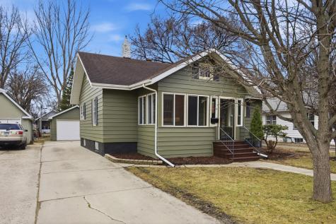 1322 9th Avenue S Fargo ND 58103