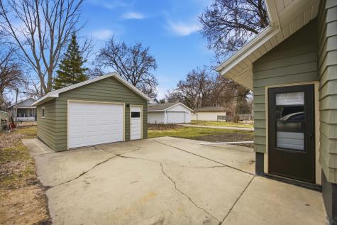 1322 9th Avenue S Fargo ND 58103