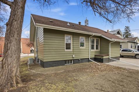 1322 9th Avenue S Fargo ND 58103