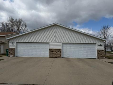1006 Oak Place West Fargo ND 58078