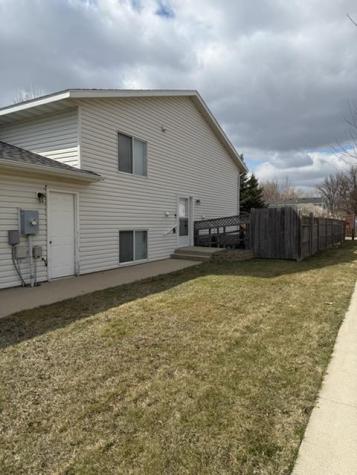 1006 Oak Place West Fargo ND 58078