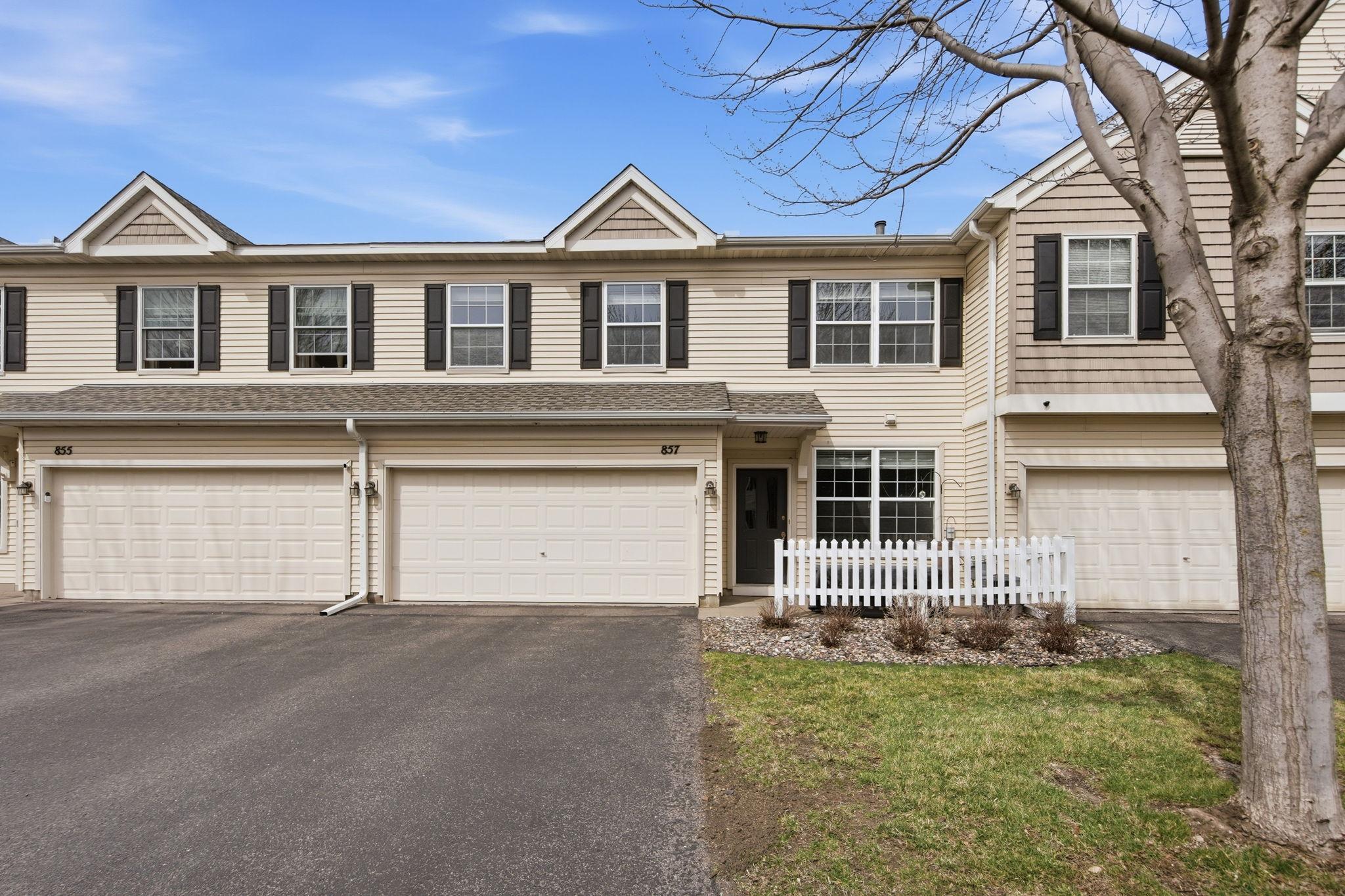 857 Braunworth Court Chaska MN 55318
