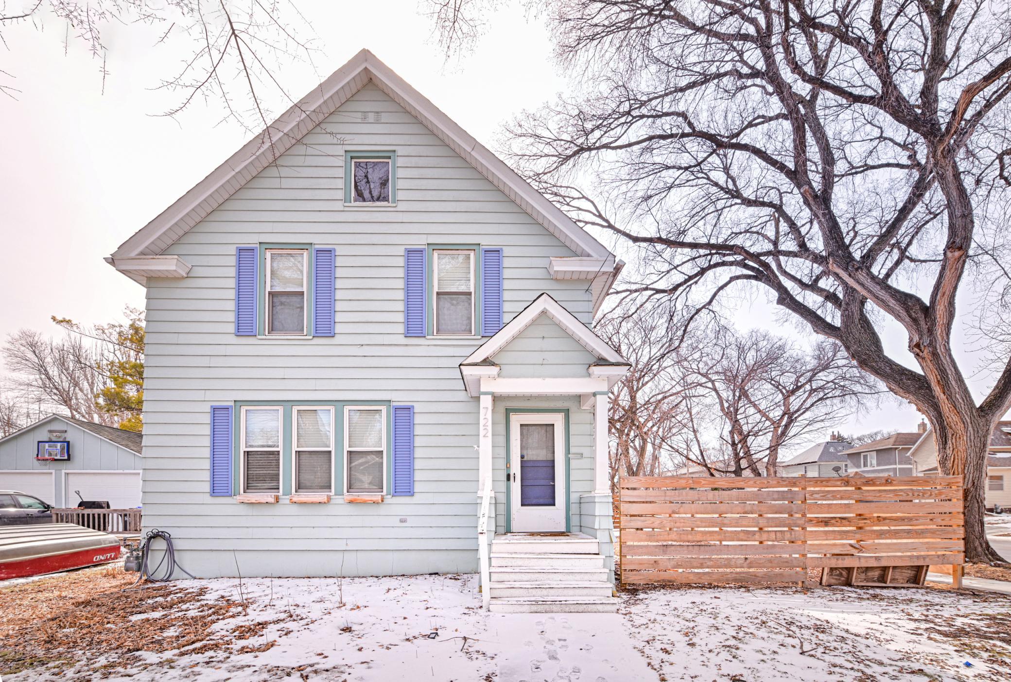 722 9th Avenue N Fargo ND 58102