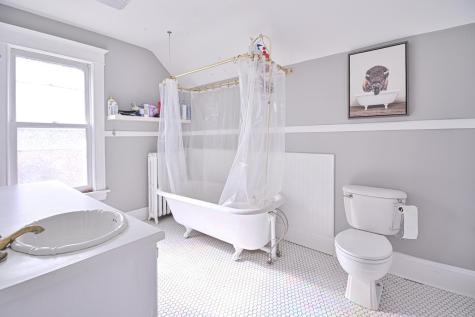 722 9th Avenue N Fargo ND 58102