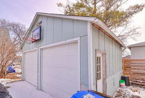 722 9th Avenue N Fargo ND 58102