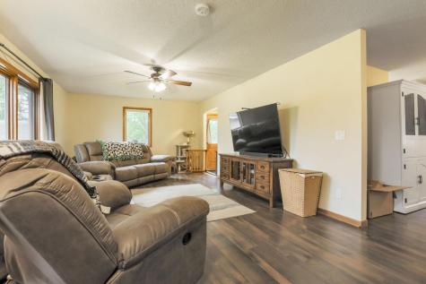 13545 Andrews Avenue Lindstrom MN 55045
