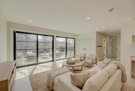 71 Otis Lane Saint Paul MN 55104