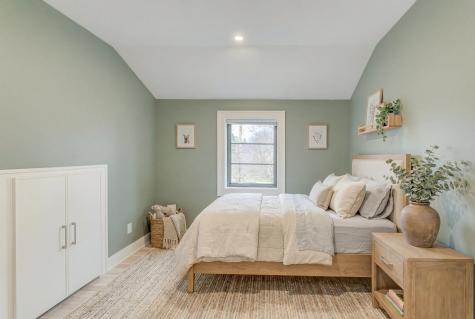 71 Otis Lane Saint Paul MN 55104
