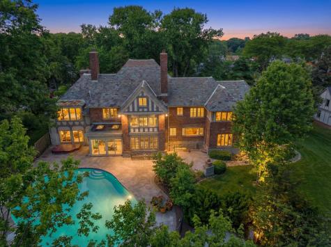 71 Otis Lane Saint Paul MN 55104