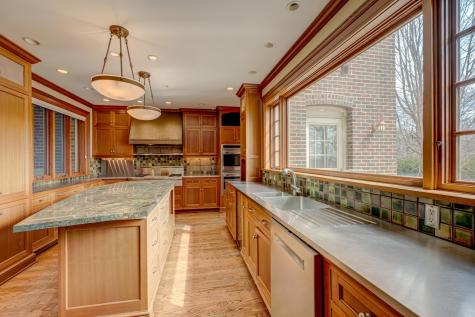 71 Otis Lane Saint Paul MN 55104