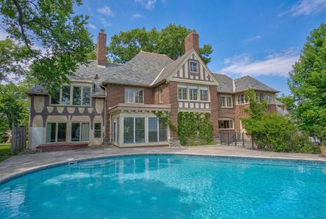 71 Otis Lane Saint Paul MN 55104