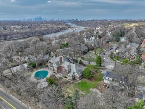 71 Otis Lane Saint Paul MN 55104