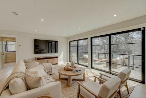71 Otis Lane Saint Paul MN 55104