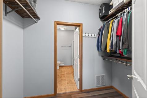 1236 Vernon Drive Carver MN 55315