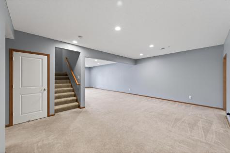 1236 Vernon Drive Carver MN 55315