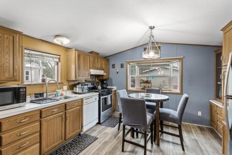 2401 Bison Drive Maplewood MN 55119