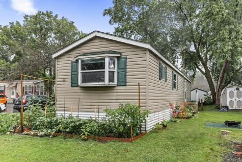 2401 Bison Drive Maplewood MN 55119