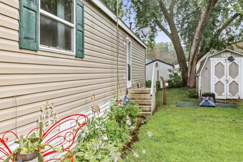 2401 Bison Drive Maplewood MN 55119