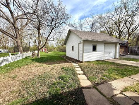 805 6th Avenue SE Austin MN 55912