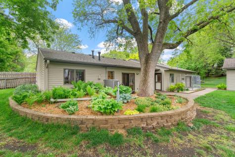 9069 Jeffery Avenue S Cottage Grove MN 55016