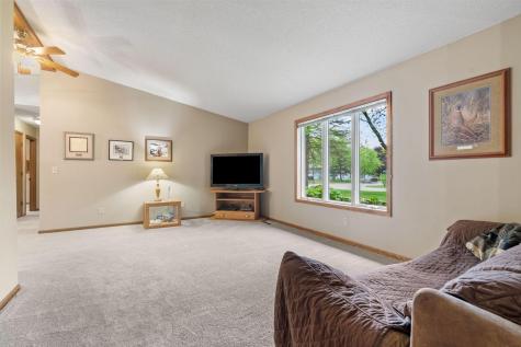9069 Jeffery Avenue S Cottage Grove MN 55016