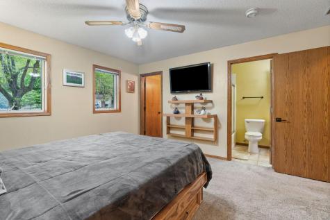 9069 Jeffery Avenue S Cottage Grove MN 55016