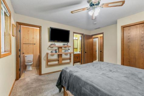 9069 Jeffery Avenue S Cottage Grove MN 55016