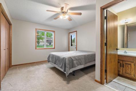 9069 Jeffery Avenue S Cottage Grove MN 55016