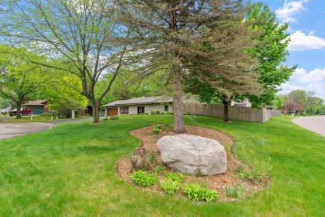 9069 Jeffery Avenue S Cottage Grove MN 55016