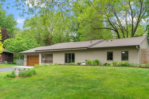 9069 Jeffery Avenue S Cottage Grove MN 55016