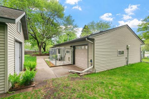 9069 Jeffery Avenue S Cottage Grove MN 55016