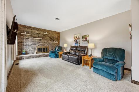 21 35th Avenue NE Fargo ND 58102