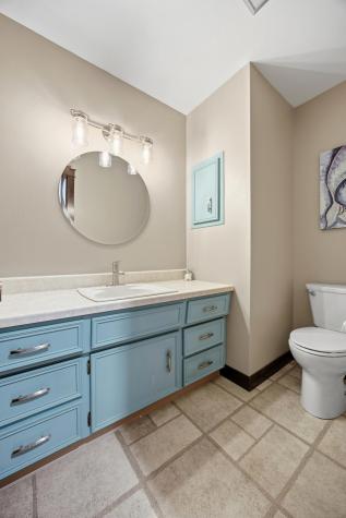 21 35th Avenue NE Fargo ND 58102