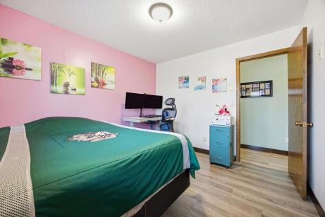 21 35th Avenue NE Fargo ND 58102