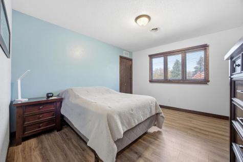 21 35th Avenue NE Fargo ND 58102