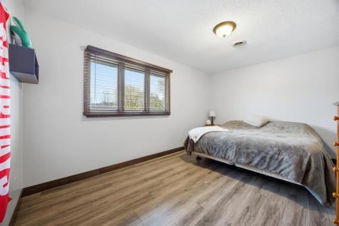 21 35th Avenue NE Fargo ND 58102