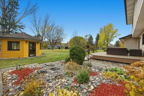 21 35th Avenue NE Fargo ND 58102