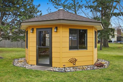 21 35th Avenue NE Fargo ND 58102