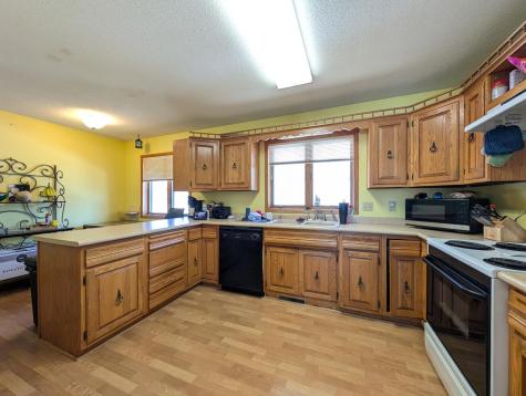 411 6th Avenue SW Perham MN 56573