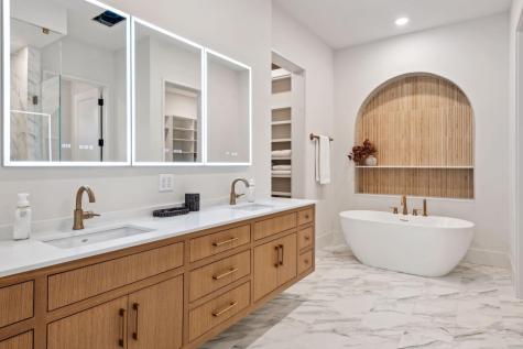 20468 Radisson Road Shorewood MN 55331