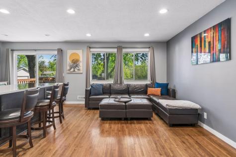 833 Oriole Drive Apple Valley MN 55124