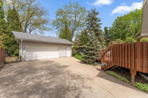 2905 Townview Avenue NE Saint Anthony MN 55418