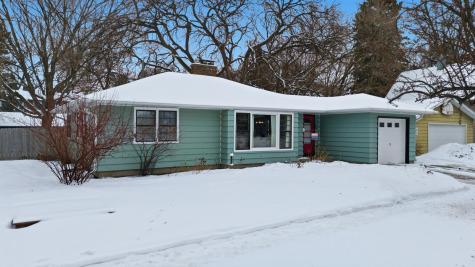 602 4th Street S Moorhead MN 56560