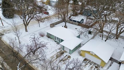 602 4th Street S Moorhead MN 56560