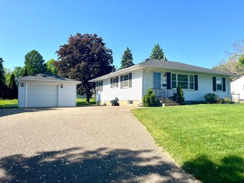 3752 Upper 73rd Street E Inver Grove Heights MN 55076