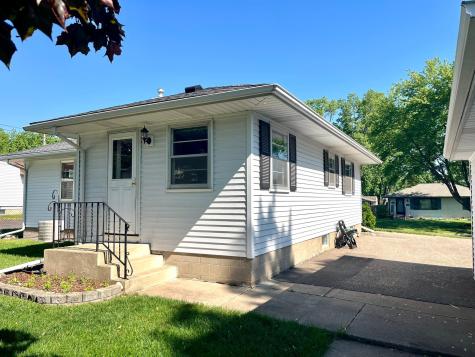 3752 Upper 73rd Street E Inver Grove Heights MN 55076