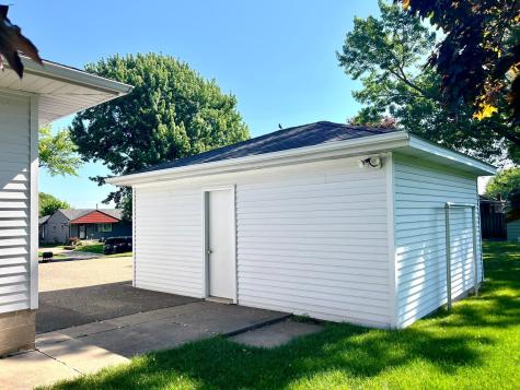 3752 Upper 73rd Street E Inver Grove Heights MN 55076