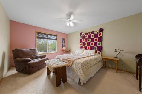 1320 S Trail Drive Faribault MN 55021