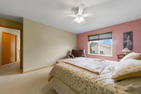 1320 S Trail Drive Faribault MN 55021