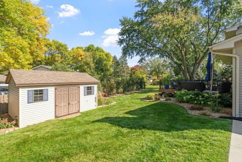 10710 36th Place N Plymouth MN 55441